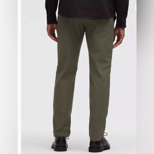 Men's LULU Lemon ABC Classic-Fit Trouser
Warpstreme- Dark olive color